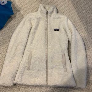 White zip up patagonia